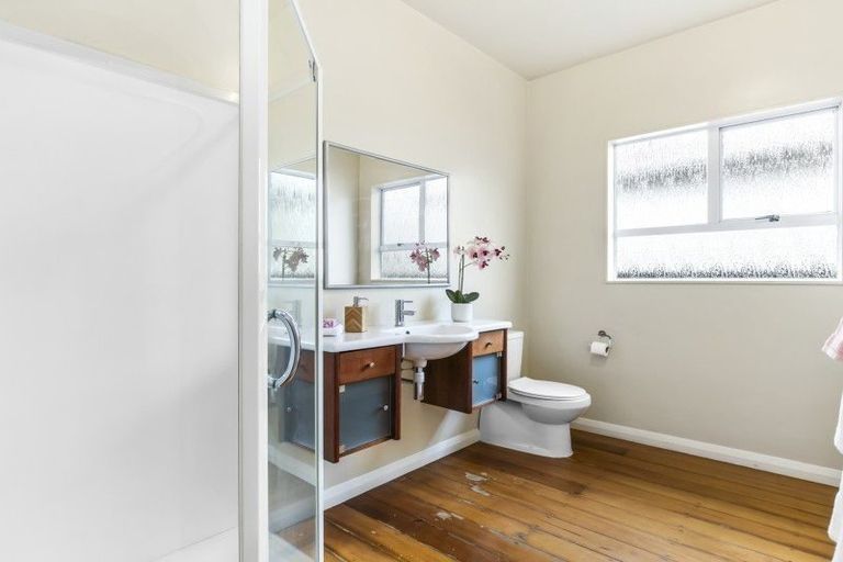 Photo of property in 11 Baldwin Street, Moera, Lower Hutt, 5010