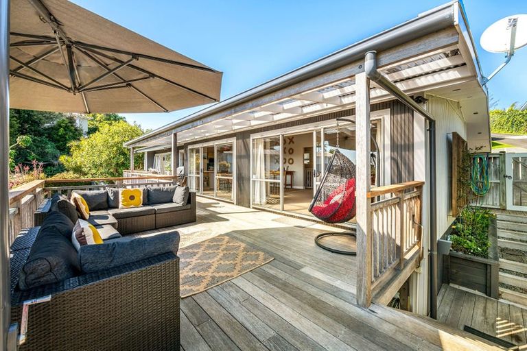 Photo of property in 23 Copperfield Terrace, Mellons Bay, Auckland, 2014