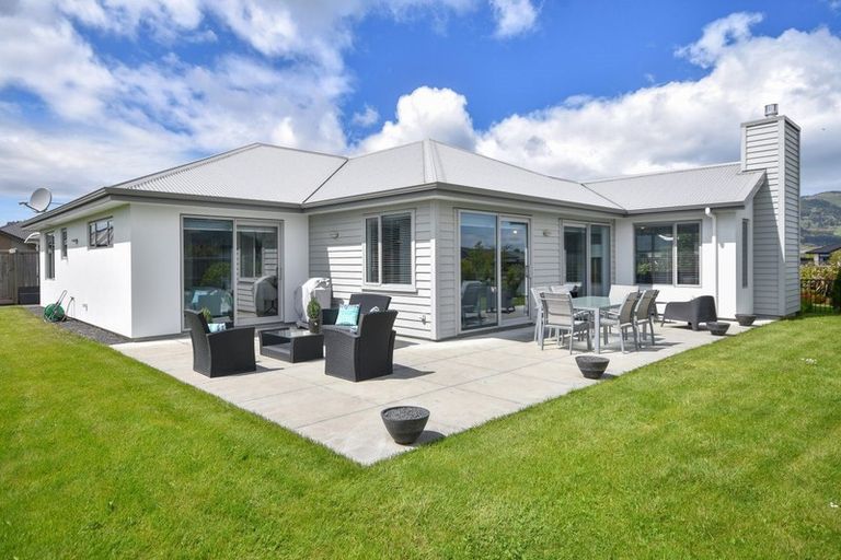 Photo of property in 19 Ben Lomond Drive, Mosgiel, 9024