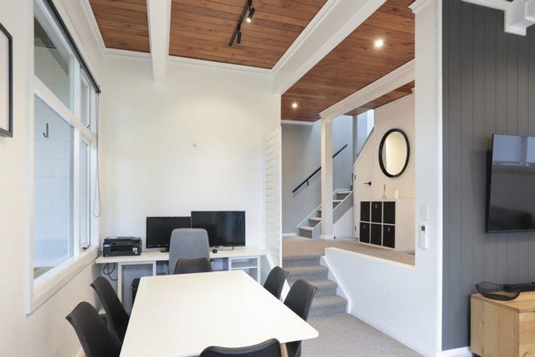 Photo of property in 47 Tainui Road, Titirangi, Auckland, 0604