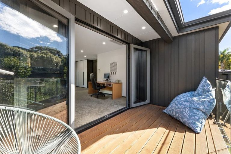 Photo of property in 48a Peter Terrace, Castor Bay, Auckland, 0620