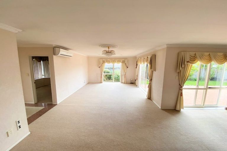 Photo of property in 22 Nuneaton Drive, Flat Bush, Auckland, 2019