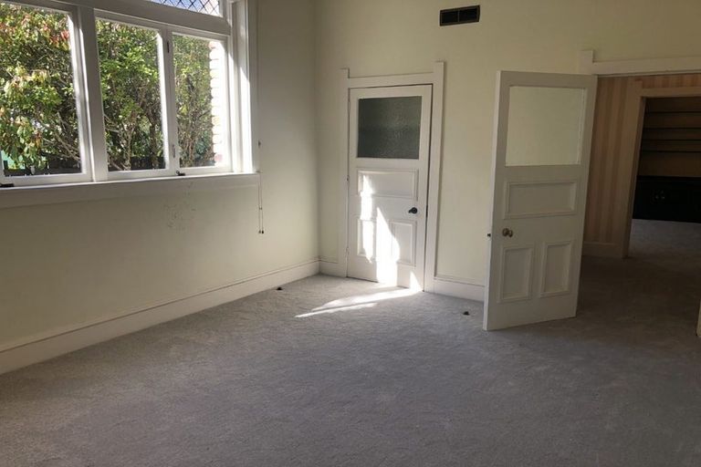 Photo of property in 15 Norwood Road, Bayswater, Auckland, 0622