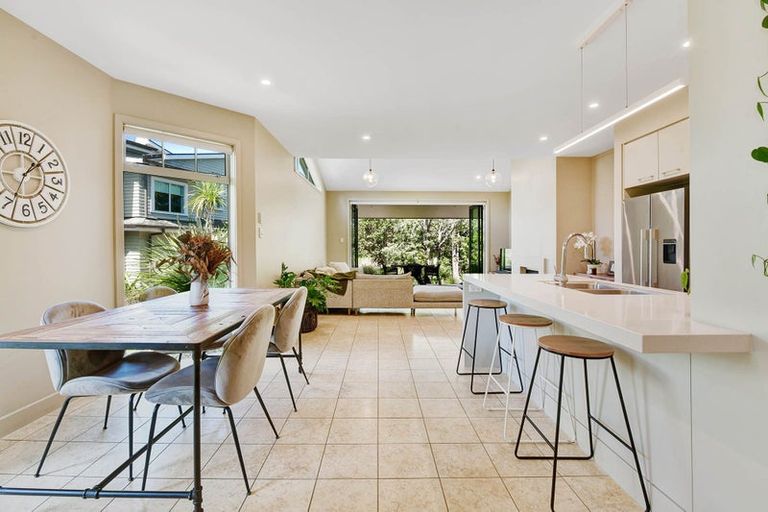 Photo of property in 8 Little Compton Mews, Snells Beach, 0920