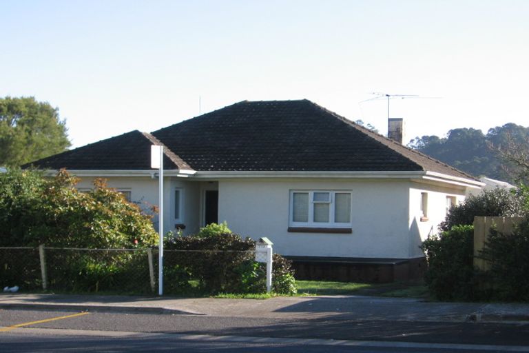 Photo of property in 713 Swanson Road, Swanson, Auckland, 0612