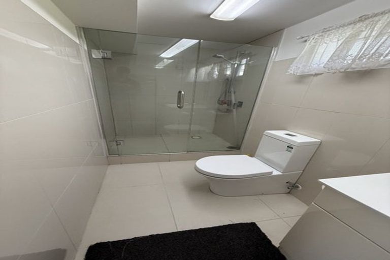 Photo of property in 35 Toru Street, Te Atatu Peninsula, Auckland, 0610