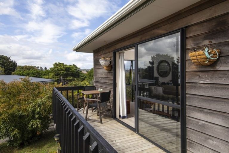 Photo of property in 1/105 Moa Road, Point Chevalier, Auckland, 1022