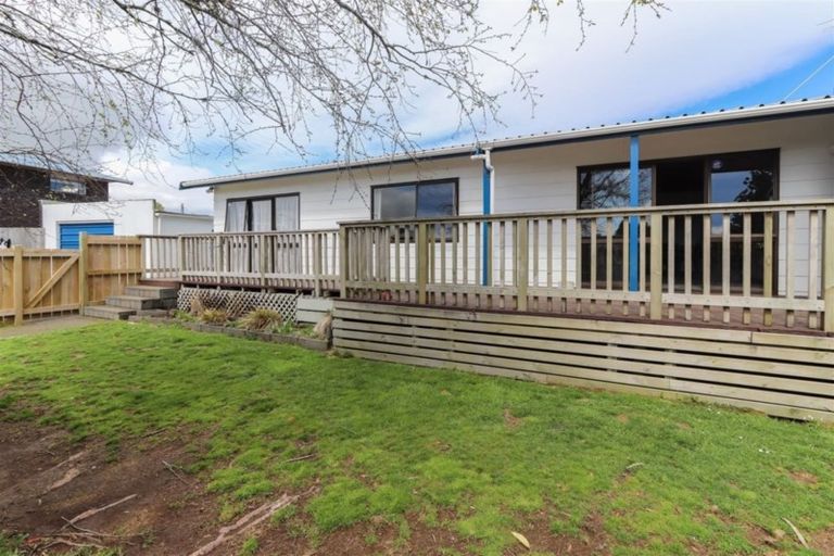 Photo of property in 3 Tainui Terrace, Inglewood, 4330