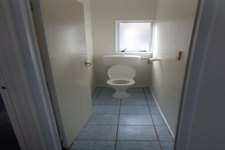 Photo of property in 1 Titoki Street, Te Atatu Peninsula, Auckland, 0610