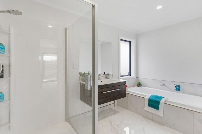 Photo of property in 14 Murray Ward Drive, Te Kauwhata, 3710