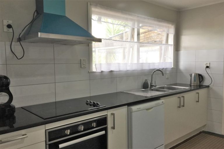 Photo of property in 1 Iorangi Place, Hillpark, Auckland, 2102