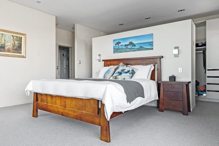 Photo of property in The Reef, 93 Saint Aubyn Street, New Plymouth, 4310