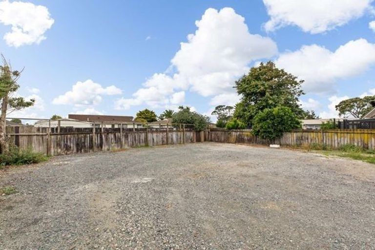 Photo of property in 422 Roscommon Road, Clendon Park, Auckland, 2103