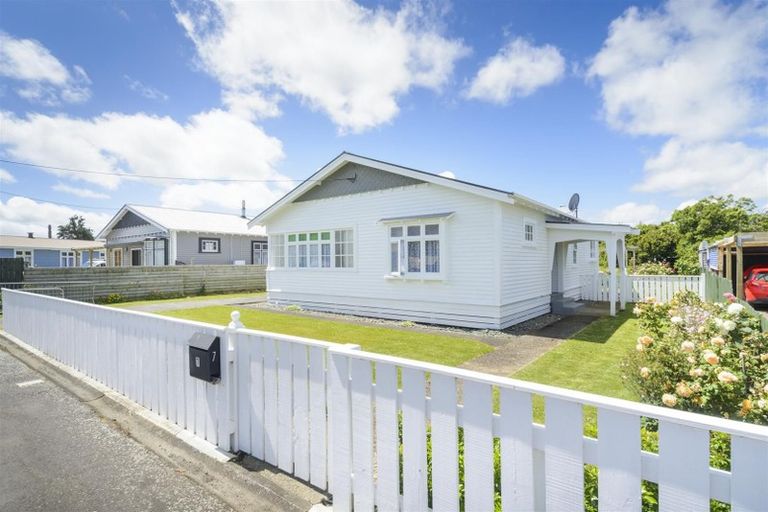 Photo of property in 7 Station Road, Marton, 4710