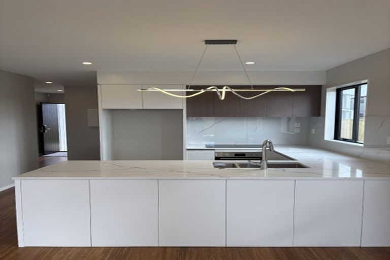 Photo of property in 9 Kapeta Lane, Karaka, 2113