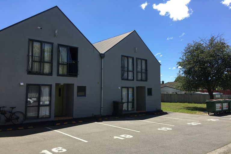 Photo of property in 12/74 Hansons Lane, Upper Riccarton, Christchurch, 8041