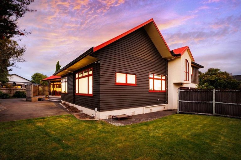 Photo of property in 230 Victoria Avenue, Hokowhitu, Palmerston North, 4410