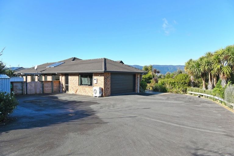 Photo of property in 55 Percy Kinsman Crescent, Riverstone Terraces, Upper Hutt, 5018