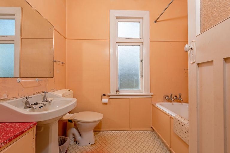 Photo of property in 9 Milverton Avenue, Hokowhitu, Palmerston North, 4410