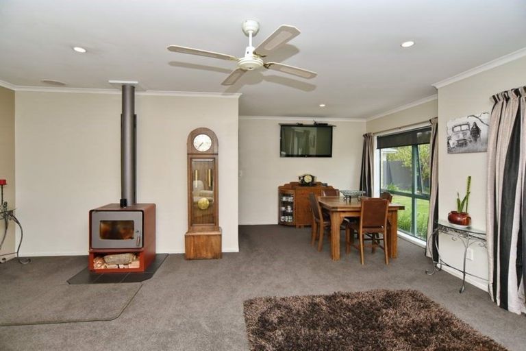 Photo of property in 127 High Street, Oxford, 7430