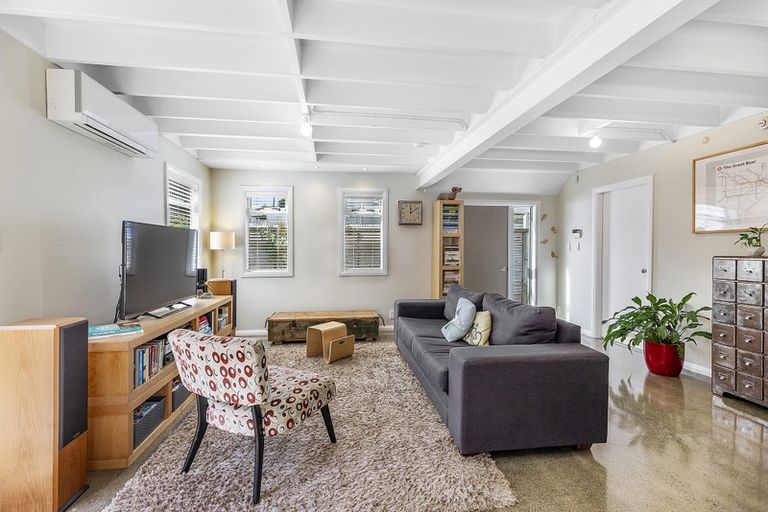 Photo of property in 30a Cleveland Street, Brooklyn, Wellington, 6021