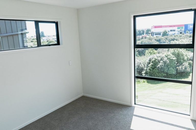 Photo of property in 32/47a Huntington Drive, Huntington Park, Auckland, 2013
