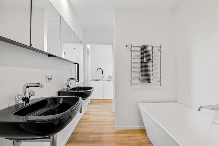 Photo of property in 24 Shillingford Boulevard, Rolleston, 7615