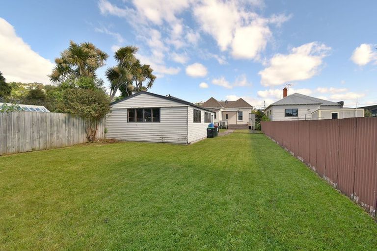 Photo of property in 12 Coughtrey Street, Saint Clair, Dunedin, 9012