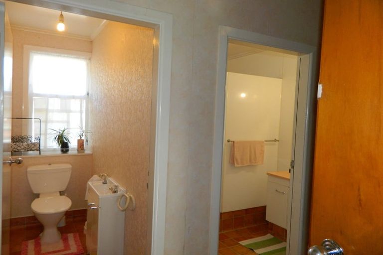 Photo of property in 5 Coates Street, Tawa, Wellington, 5028