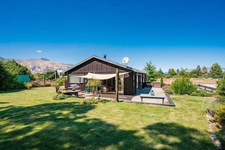 Photo of property in 67 Grandview Road, Lake Hawea, Wanaka, 9382