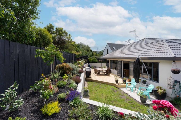 Photo of property in 11 Ruapehu Drive, Fitzherbert, Palmerston North, 4410