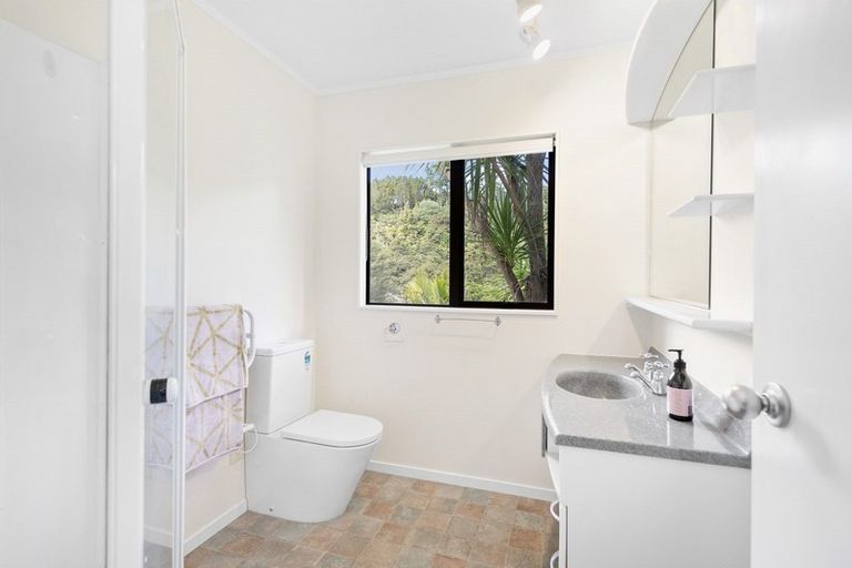 Photo of property in 3b Laingrange Place, Laingholm, Auckland, 0604
