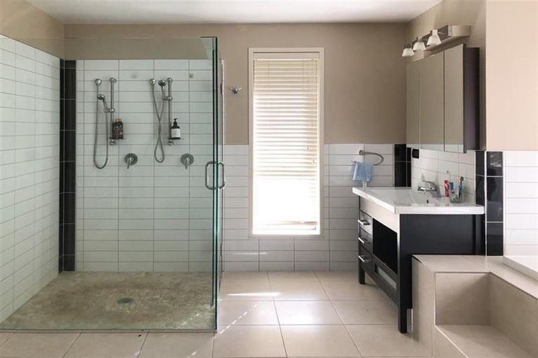 Photo of property in 45 Harry Dreadon Road, Opaheke, Papakura, 2584