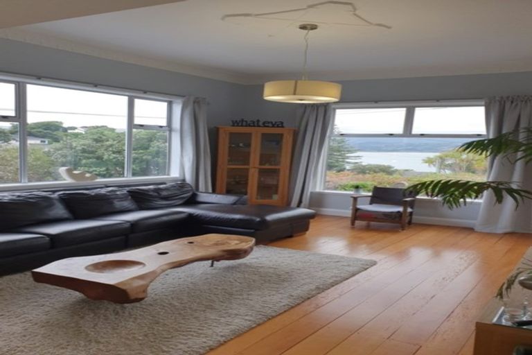 Photo of property in 2 Bayview Road, Paremata, Porirua, 5024