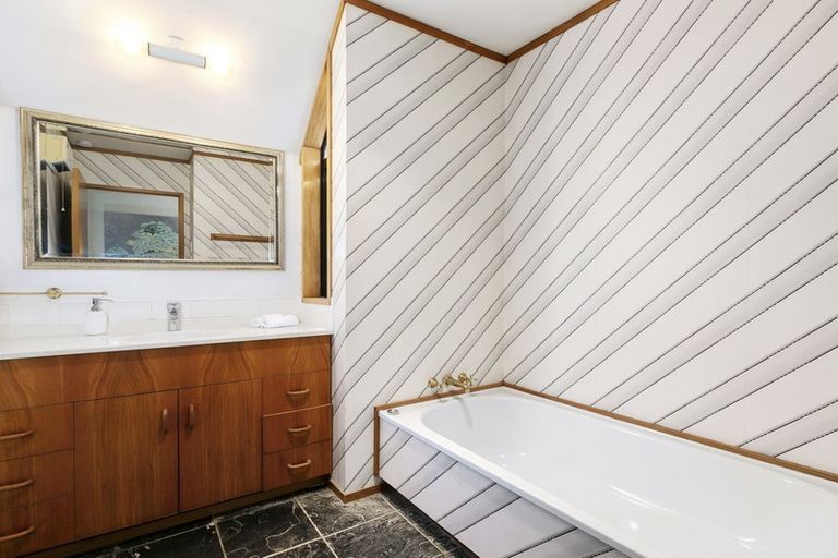 Photo of property in 50 Cliffs Road, Saint Clair, Dunedin, 9012