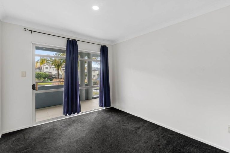Photo of property in 18 Belleaire Court, West Harbour, Auckland, 0618