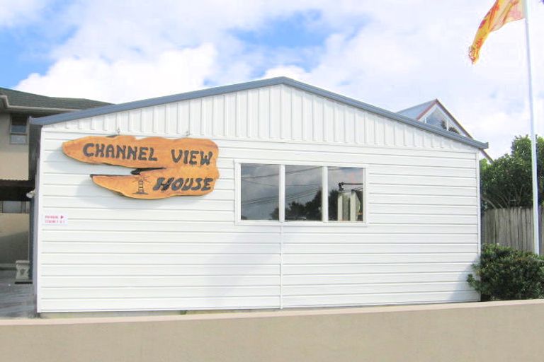 Photo of property in 834 East Coast Road, Oteha, Auckland, 0630