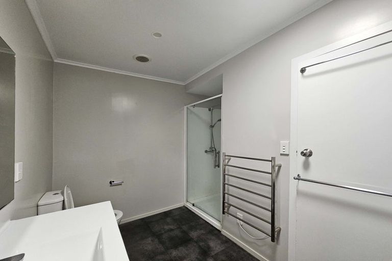 Photo of property in 11 Salas Place, Papakura, 2110