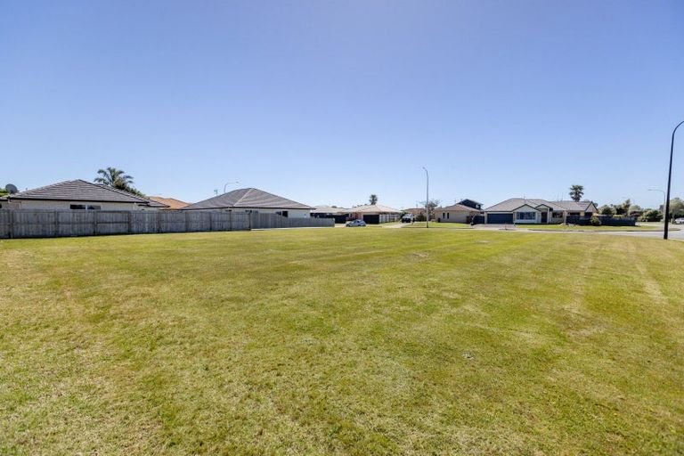 Photo of property in 334 Grenada Street, Papamoa Beach, Papamoa, 3118