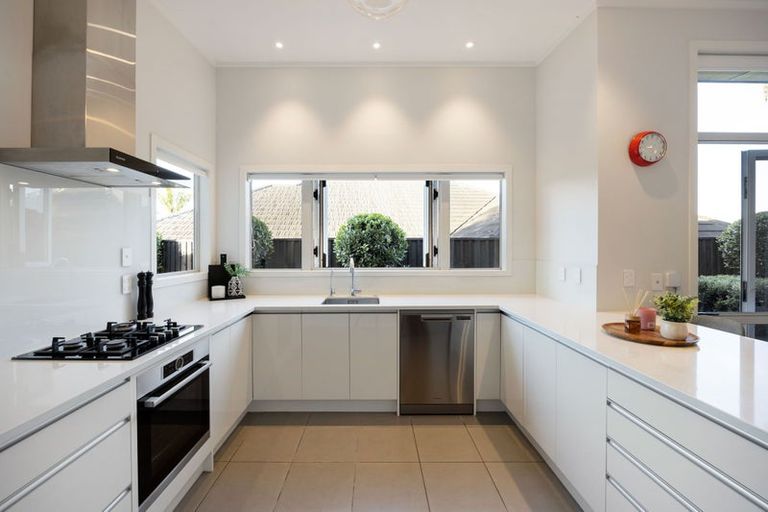 Photo of property in 18 Trinidad Place, Flagstaff, Hamilton, 3210