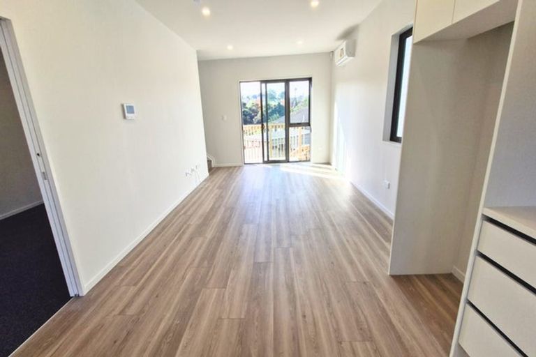 Photo of property in 90c Moire Road, Massey, Auckland, 0614