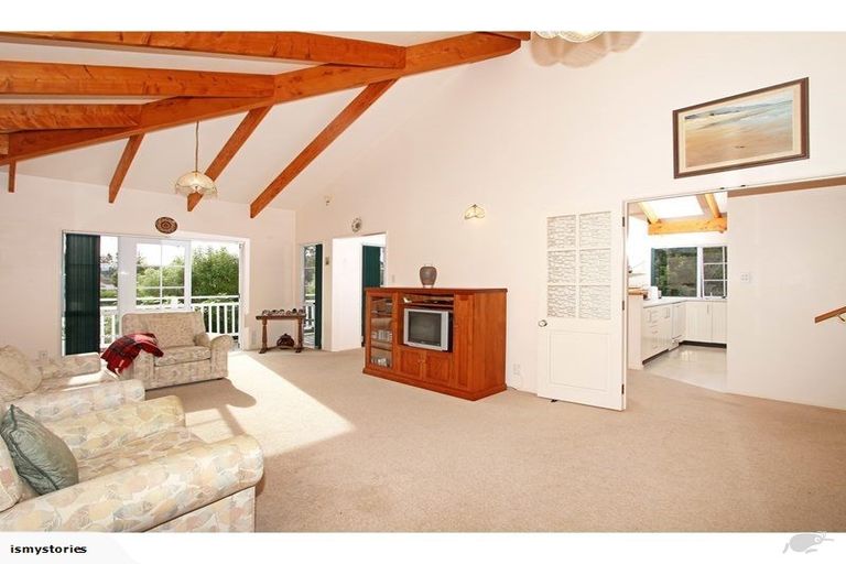 Photo of property in 2/148 Oaktree Avenue, Browns Bay, Auckland, 0630