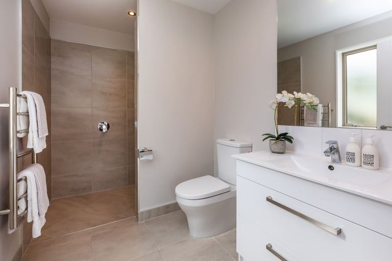 Photo of property in 10 Saint Davids Street, Lyttelton, 8082