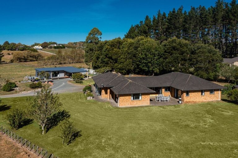 Photo of property in 16 Kennedy Road, Dairy Flat, Albany, 0792