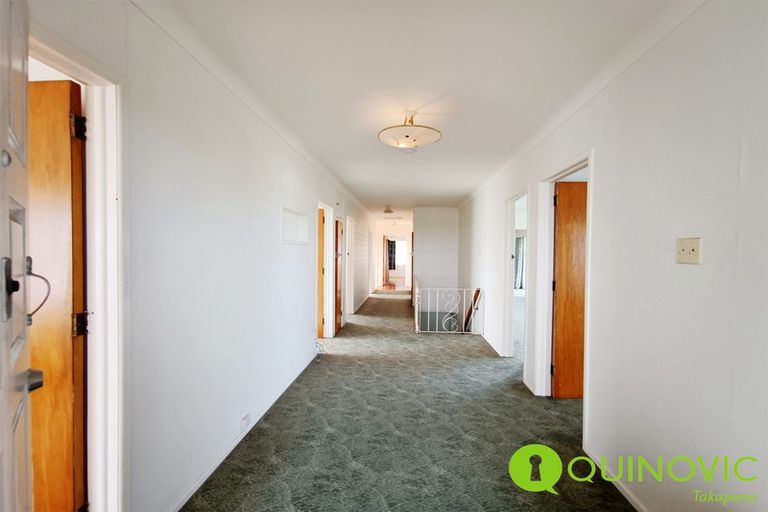 Photo of property in 520 Glenfield Road, Glenfield, Auckland, 0629