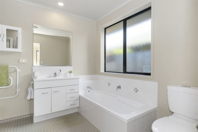 Photo of property in 27 Atlantic Close, Papamoa Beach, Papamoa, 3118