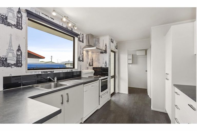 Photo of property in 133d Avalon Drive, Nawton, Hamilton, 3200