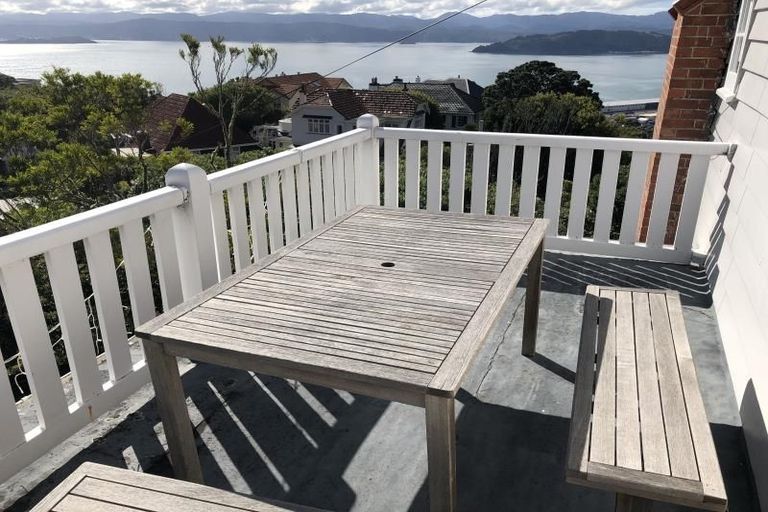 Photo of property in 9 Wadestown Road, Wadestown, Wellington, 6012