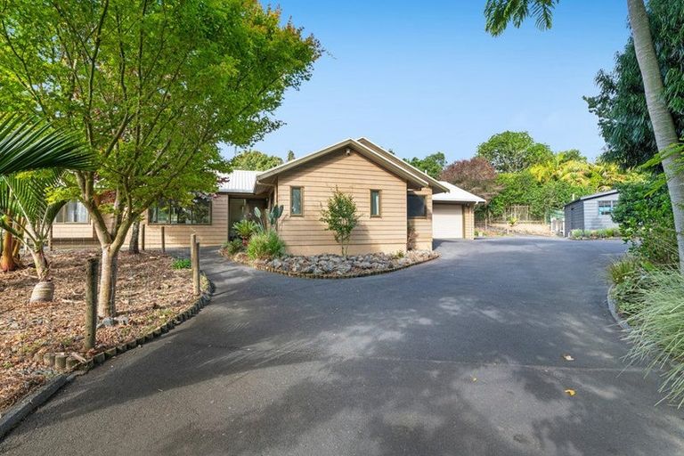 Photo of property in 1688 South Head Road, South Head, Helensville, 0874