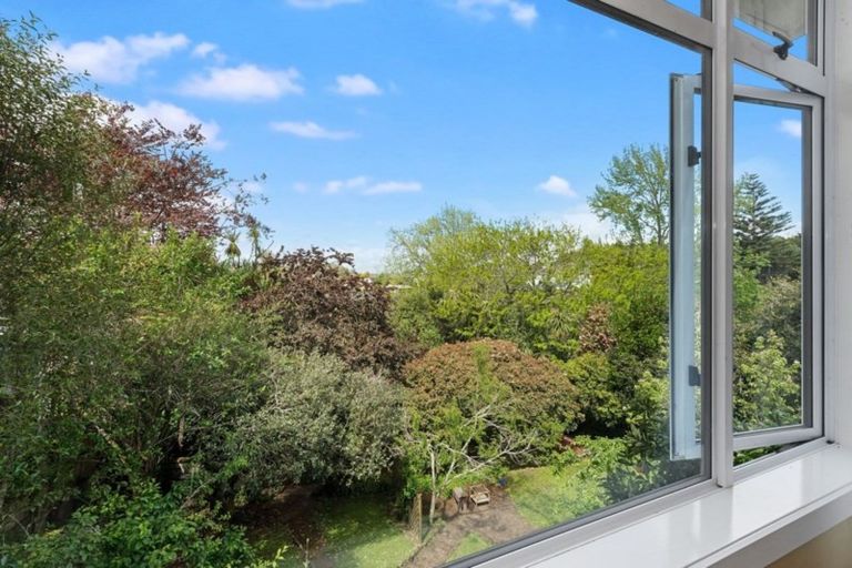 Photo of property in 32 Hillcrest Road, Hillcrest, Hamilton, 3216